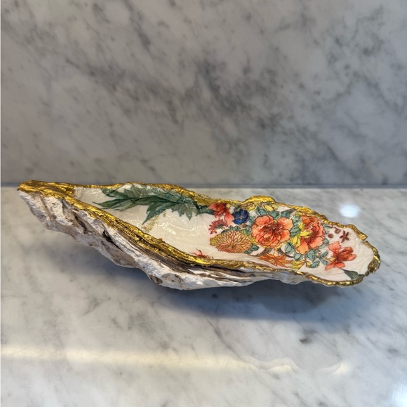 Handmade Butterfly and Floral Decoupage Decorative Shell - Picture 3 of 4